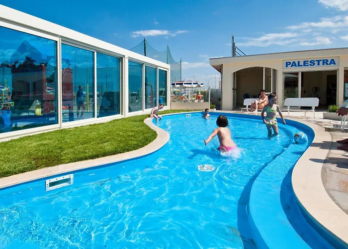 فندق Levante 3*