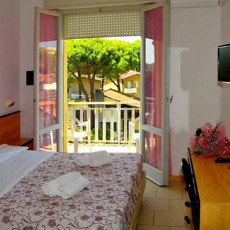 莱万特酒店 3* 切尔维亚